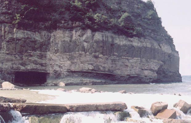 Warm Water Channel & Cave in Kazk�y [ August 2002 ]